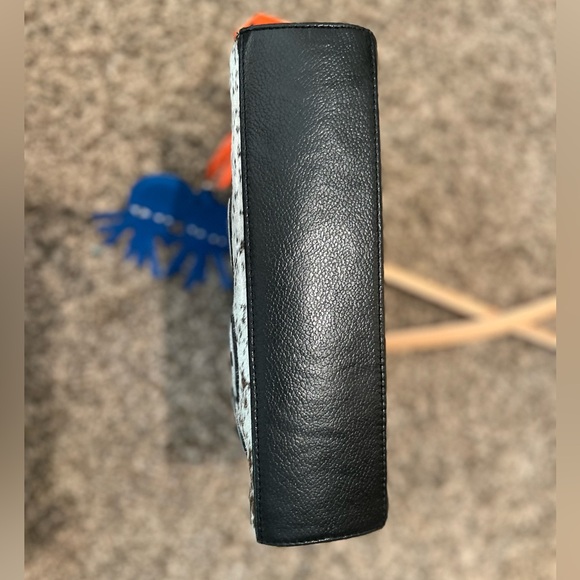 Min & Mon Peachy Cream and Black Eye Print Vali Shoulder Bag - Picture 6 of 16